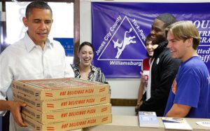 Barack_Obama_Pizza_2368702b